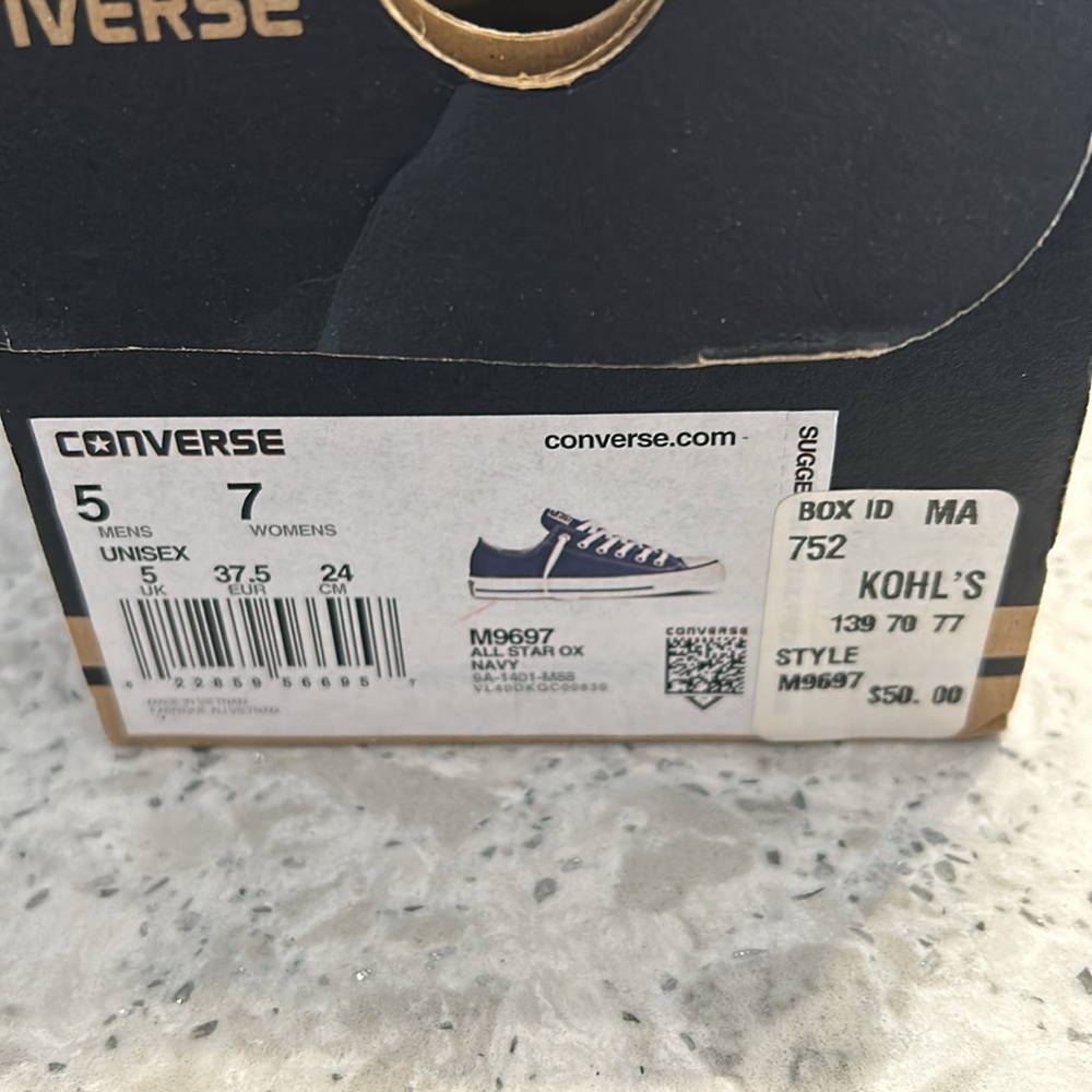 Converse - Picture 2 of 2